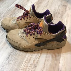 Nike Air Premium Huaraches  11 (Fit like 10.5)